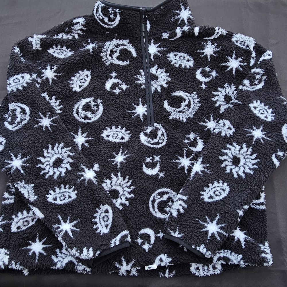 Black and White Fleece Pullover with Celestial Pattern